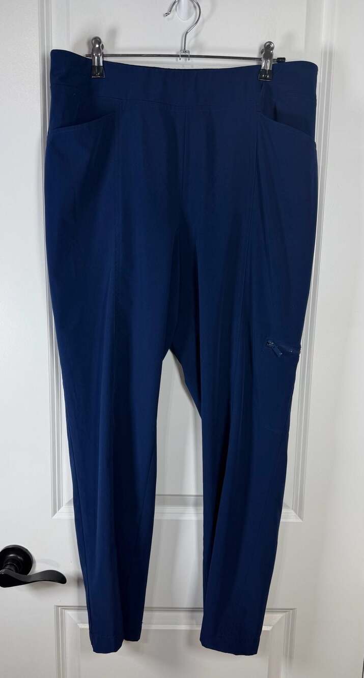 Chico's Zenergy Neema Navy Blue Side Pocket Ankle Pants Size 1R Pants